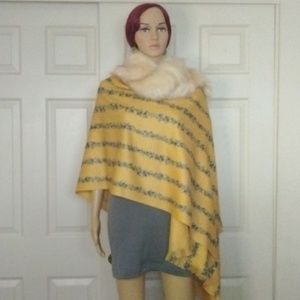 Laundry by Shelli Segal faux fur wrap
